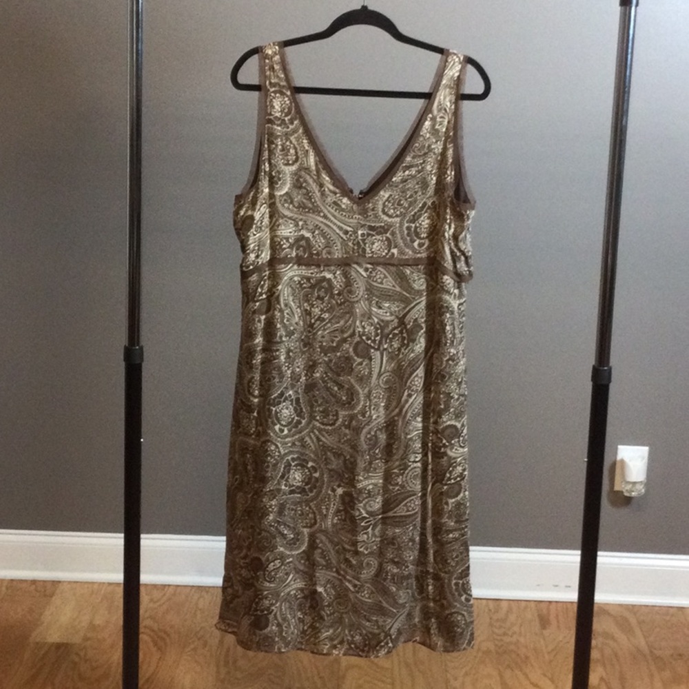 18 Old Navy brown paisley sleeveless dress